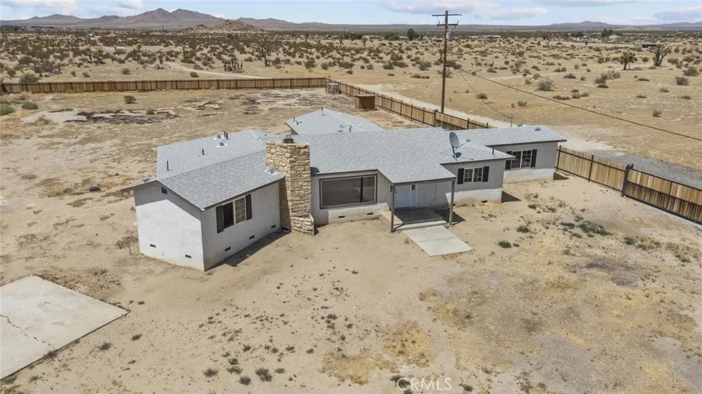 18531 E Palmdale Boulevard, Palmdale, California 93591 home-pic-10